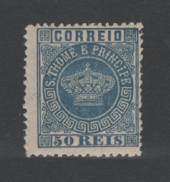 1881 - Afinsa nº 14a. Tipo Coroa. Selo de 50 reis novo, COM CHARNEIRA (*) e goma original. AZUL CLARO. Denteado 12 1/2. Em boas condições.