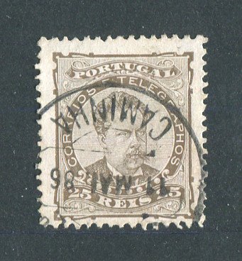 1882/83 - Afinsa nº 57a. D. Luis I de frente. Selo de 25 reis usado. Papel porcelana, denteado 12 1/2. CARIMBO DE CAMINHA. Em boas condições.