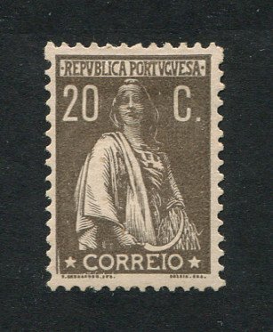 1917 - Afinsa nº 233a. Ceres. Selo de 20c novo COM CHARNEIRA (*) e goma original. Papel porcelana, denteado 12x11 1/2. Em boas condições.