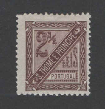1893 - Afinsa nº 30. D. Carlos I. Selo de 2 1/2 reis novo, COM CHARNEIRA (*) e goma original. Denteado 11 1/2. Em boas condições.