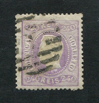 1867/70 - Afinsa nº 35. D. Luís I, fita curva denteado. Selo de 240 reis usado. Em boas condições.