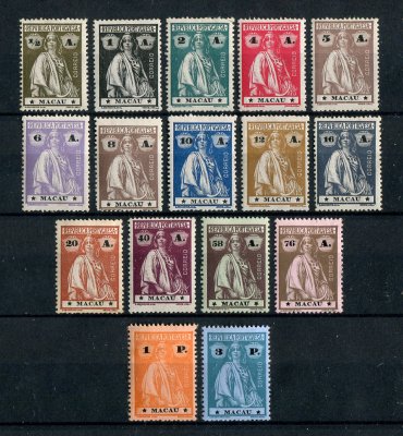 1913 - Afinsa nº 210/225. Ceres. Série completa nova, COM CHARNEIRA (*) e goma original. Todos em papel porcelana. Em boas condições.