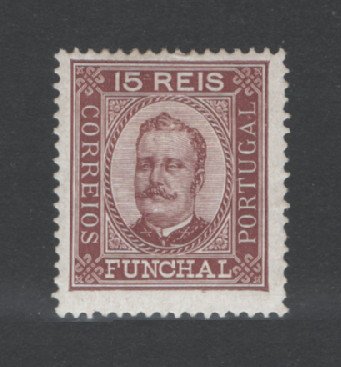 1892 - Afinsa nº 3a. D. Carlos I. Selo de 15 reis novo, COM CHARNEIRA (*) e goma original. Papel porcelana, denteado 13 1/2. Em boas condições.