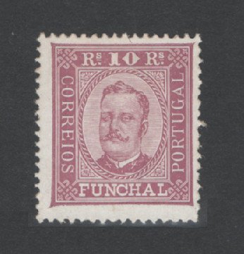 1892 - Afinsa nº 2a. D. Carlos I. Selo de 10 reis novo, SEM GOMA. Papel porcelana, denteado 13 1/2. Em boas condições.