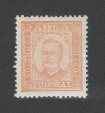 1892 - Afinsa nº 1. D. Carlos I. Selo de 5 reis novo, COM CHARNEIRA (*) e goma original. Papel porcelana, denteado 12 1/2. Em boas condições.