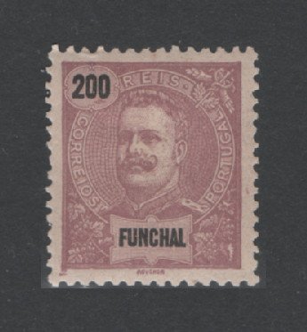 1897 - Afinsa nº 24. D. Carlos I. Selo 200 reis novo, COM CHARNEIRA (*) e goma original. Em boas condições.