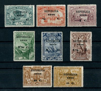 1913 - Afinsa nº17/24. 4º Centenário ... para a índia. Sobre selos de Timor. Série completa nova, SEM GOMA. Em boas condições.