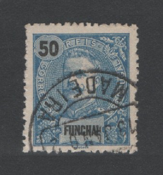 1897 - Afinsa nº 19a. D. Carlos I. Selo 50 reis USADO. Denteado 12 1/2. Em boas condições.