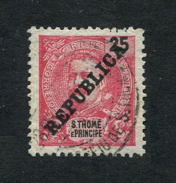 1913 - Afinsa nº 169. D. Carlos I com sobrecarga local REPUBLICA. Selo de 25r USADO. Em boas condições.