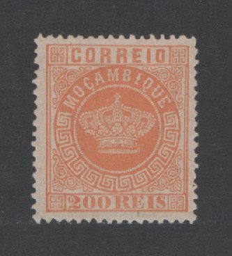 1876 - Afinsa nº 8b. Tipo Coroa. Selo de 200 reis novo, SEM GOMA. LARANJA CLARO. Denteado 13 1/2. Em boas condições.