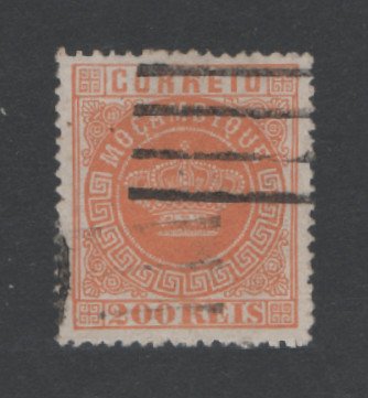 1876 - Afinsa nº 8b. Tipo Coroa. Selo de 200 reis USADO. LARANJA CLARO. Denteado 13 1/2. Em boas condições.