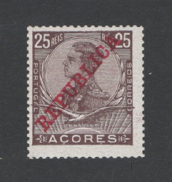 1911 - Afinsa nº 126b. D. Manuel II com sobrecarga REPUBLICA. Selo de 25 reis novo SEM CHARNEIRA (**) e com goma original. PAPEL PORCELANA ORDINÁRIO. Em boas condições.