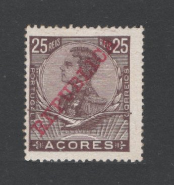 1911 - Afinsa nº 126b. D. Manuel II com sobrecarga REPUBLICA. Selo de 25 reis novo, SEM GOMA. PAPEL PORCELANA ORDINÁRIO. Em boas condições.