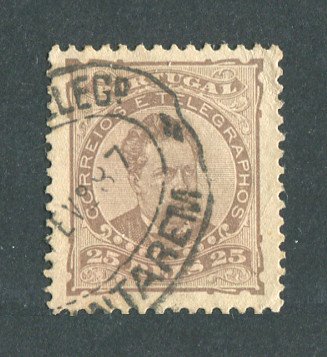 1882/83 - Afinsa nº 57c. D. Luis I de frente. Selo de 25 reis usado. Papel liso, denteado 11 1/2. CARIMBO DE SANTAREM. Pequena transparência.