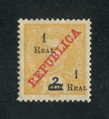 1911 - Afinsa nº 240. D. Carlos I com sobrecarga REPUBLICA e sobretaxa. Selo de 1r/2r novo, sem goma. SEM PERFORAÇÃO CENTRAL. NÃO CATALOGADO. Em boas condições.
