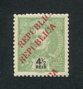 1914 - Afinsa nº 275. D. Carlos I com sobrecarga local REPUBLICA. Selo de 4 1/2 reis novo sem goma. SOBRECARGA DUPLA. Em boas condições.