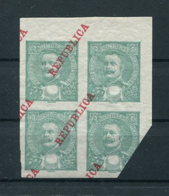 1911 - Afinsa nº 206. D. Carlos I com sobrecarga REPUBLICA. PROVAS NÃO DENTEADA de 6 reis, EM QUADRA. Com SOBRECARGAS DESLOCADAS. Sem goma. Em boas condições.