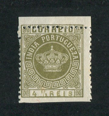 1882 - Afinsa nº 116. Coroa, valores em moeda local. Selo de 4 1/2 reis novo sem goma. Tipo I. DENTEADO DESLOCADO. Em boas condições.