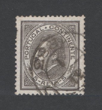 1880/81 - Afinsa nº 52e. D. Luis I, de perfil. Selo de 5 reis USADO. Papel porcelana, denteado 13 1/2. Tem o denteado irregular.