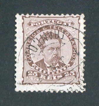 1882/83 - Afinsa nº 57. D. Luis I de frente. Selo de 25 reis usado. Papel porcelana, denteado 11 1/2. CARIMBO DE TRANCOSO. Pequena transparência.
