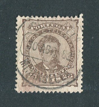 1882/83 - Afinsa nº 57d. D. Luis I de frente. Selo de 25 reis usado. Papel liso, denteado 12 1/2. CARIMBO DE MIRANDELA. Em boas condições.