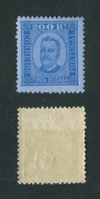 1892 - Afinsa nº11. D. Carlos I. Selo de 200 reis novo, COM CHARNEIRA (*) e goma original. Em boas condições.