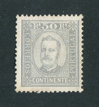 1892 - Afinsa nº 71A. D. Carlos I. Selo de 50 reis NOVO, SEM GOMA. Papel porcelana, denteado 12 1/2. Em boas condições.