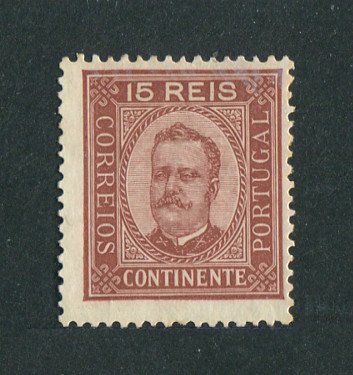 1892 - Afinsa nº 74B. D. Carlos I. Selo de 15 reis NOVO, SEM GOMA. Papel pontinhado, denteado 13 1/2. Em boas condições.
