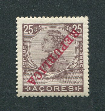 1911 - Afinsa nº 126. D. Manuel II com sobrecarga REPUBLICA. Selo de 25 reis novo, COM CHARNEIRA (*) e goma original. Papel esmalte. SOBRECARGA INVERTIDA. NÃO CATALOGADO. Em boas condições.