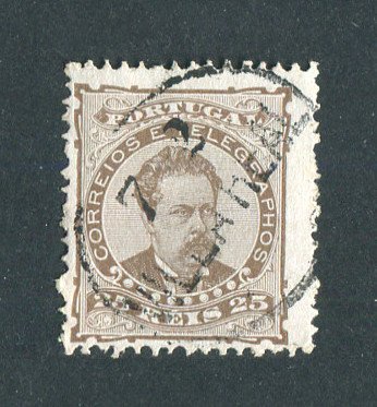 1882/83 - Afinsa nº 57d. D. Luis I de frente. Selo de 25 reis usado. Papel liso, denteado 12 1/2. CARIMBO DE VILA REAL. Em boas condições.
