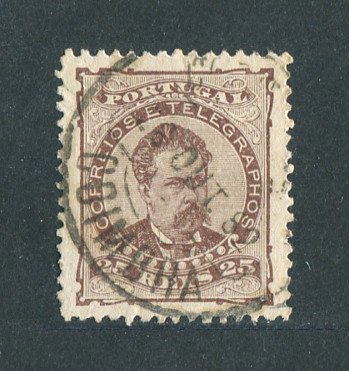 1882/83 - Afinsa nº 57d. D. Luis I de frente. Selo de 25 reis usado. Papel liso, denteado 12 1/2. CARIMBO DE COIMBRA. Em boas condições.