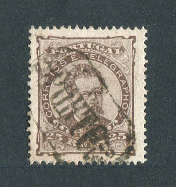 1882/83 - Afinsa nº 57e. D. Luis I de frente. Selo de 25 reis usado. Papel liso, denteado 13 1/2. CARIMBO RECTANGULAR - PORTO. Em boas condições.