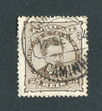 1882/83 - Afinsa nº 57e. D. Luis I de frente. Selo de 25 reis usado. Papel liso, denteado 13 1/2. CARIMBO DE CAMINHA. Em boas condições.