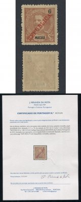 1913 - Afinsa nº 188. D. Carlos I com sobrecarga local REPUBLICA. Selo de 6a novo sem goma como emitido. Com CERTIFICADO DE PERITAGEM (CERTIFICATE). Em boas condições.