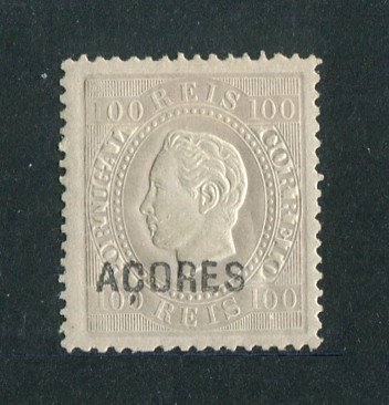 1871/76 - Afinsa nº 22d. D. Luis I. Fita direita. Selo de 100 reis NOVO, COM CHARNEIRA (*) e goma original. Papel liso, denteado 13 1/2. Em boas condições.
