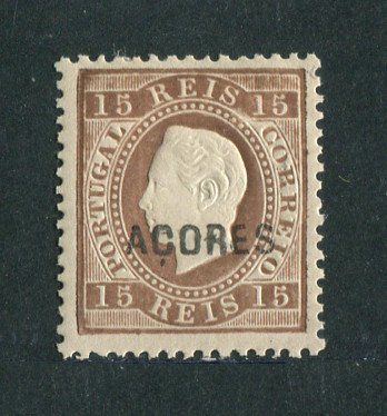 1871/76 - Afinsa nº 25. D. Luis I. Fita direita. Selo de 15 reis NOVO, COM CHARNEIRA (*) e goma original. Denteado 12 1/2. Em boas condições.