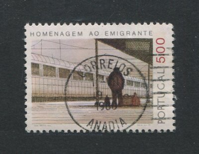 1979 - Afinsa nº 1415a. Emigrantes. Selo de 5$00 usado. TARJA FOSFORESCENTE SOBRE A PALAVRA "PORTUGAL". Em boas condições.