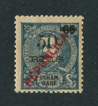 1914 - Afinsa nº 87. D. Carlos I com sobrecarga local REPUBLICA. Selo de 50r/65r reis novo, COM CHARNEIRA (*) e goma original. Em boas condições.