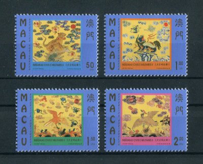 1998 - Afinsa nº 960/963. Insígnias Civis e Militares. Série completa nova SEM CHARNEIRA (**) e com goma original. ISOLADOS (sem ser em tira). Em boas condições.