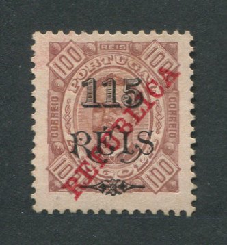 1915 - Afinsa nº 183a. D. Carlos I com sobretaxa e sobrecarga REPUBLICA. Selo de 115r/100r novo sem goma. Denteado 11 1/2. Em boas condições.