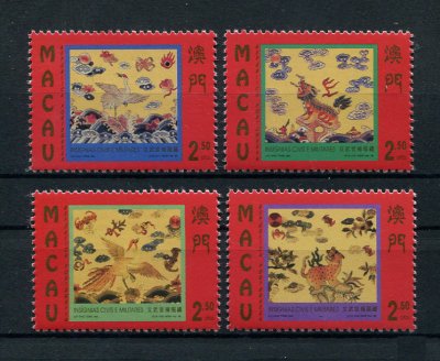 1996 - Afinsa nº 847/850. Insígnias Civis e Militares. Série completa nova SEM CHARNEIRA (**) e com goma original. ISOLADOS (sem ser em tira). Em boas condições.