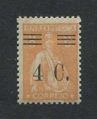1928 - Afinsa nº 451h. Ceres com sobretaxa. Selo de 4c/8c novo SEM CHARNEIRA (**) e com goma original. SOBRECARGA/BARRAS TIPO VIII. Em boas condições.