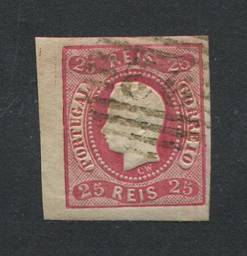 1866/7 - Afinsa nº 22. D. Luís I, fita curva. Selo de 25 reis usado. Boas margens. Em boas condições. EXEMPLAR NORMAL.