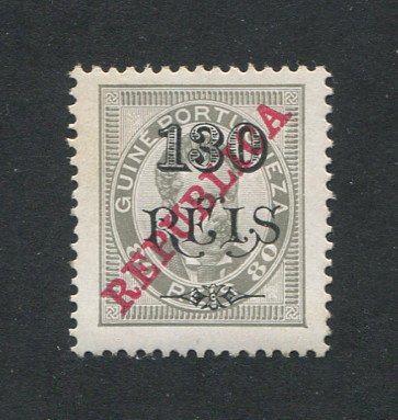 1915 - Afinsa nº 161. D. Luis I com sobrecarga REPUBLICA. Selo de 130r/80r novo, COM CHARNEIRA (*) e goma original. Denteado 12 1/2. Em boas condições.