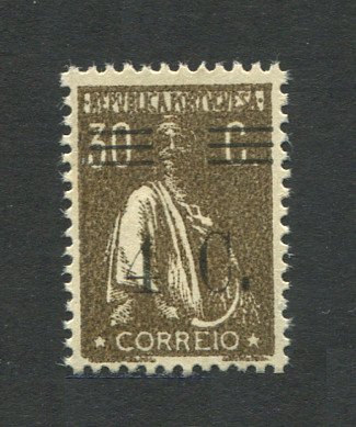 1928 - Afinsa nº 452. Ceres com sobretaxa. Selo de 4c/30c novo SEM CHARNEIRA (**) e com goma original. Apresenta uma IMPRESSÃO GRANIZADA/IRREGULAR. Papel liso, 12x11 1/2. Em boas condições.