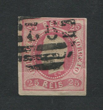 1866/7 - Afinsa nº 22. D. Luís I, fita curva.Selo de 25 reis usado. Margens pequenas. Apresenta um pequeno vinco. Carimbo nº 92 - Feira (2º REFORMA). EXEMPLAR DE 2ª ESCOLHA.
