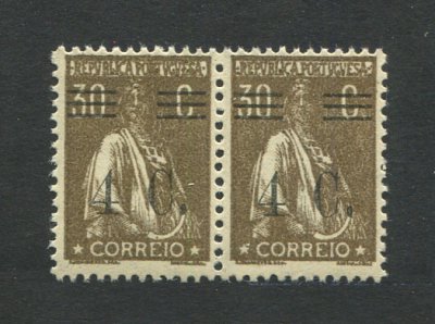 1928 - Afinsa nº 452. Ceres com sobretaxa. Selos de 4c/30c EM PAR. Novos SEM CHARNEIRA (**) e com goma original. Apresentam uma IMPRESSÃO GRANIZADA/IRREGULAR. Papel liso, 12x11 1/2. Em boas condições.