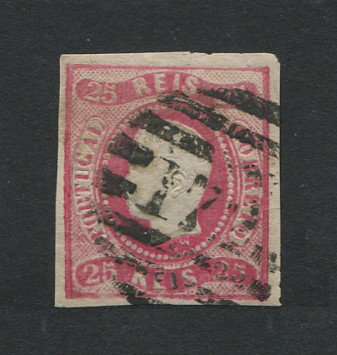1866/7 - Afinsa nº 22. D. Luís I, fita curva.Selo de 25 reis usado. Margens pequenas. Apresenta o cunho ligeiramente aberto. Carimbo nº 172 - Elvas (2º REFORMA). EXEMPLAR DE 2ª ESCOLHA.
