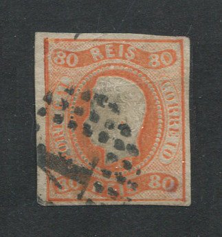 1866/7 - Afinsa nº 24. D. Luís I, fita curva.Selo de 80 reis usado. Margens pequenas. Apresenta um pequeno vinco. EXEMPLAR DE 2ª ESCOLHA.
