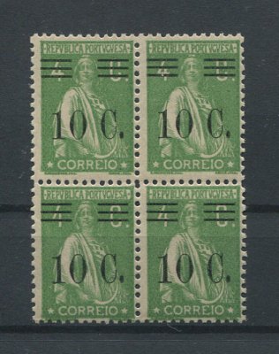 1928 - Afinsa nº 456. Ceres com sobretaxa. Selos de 10c/4c EM QUADRA. Novos SEM CHARNEIRA (**) e com goma original. Papel liso, 12x11 1/2. Em boas condições.